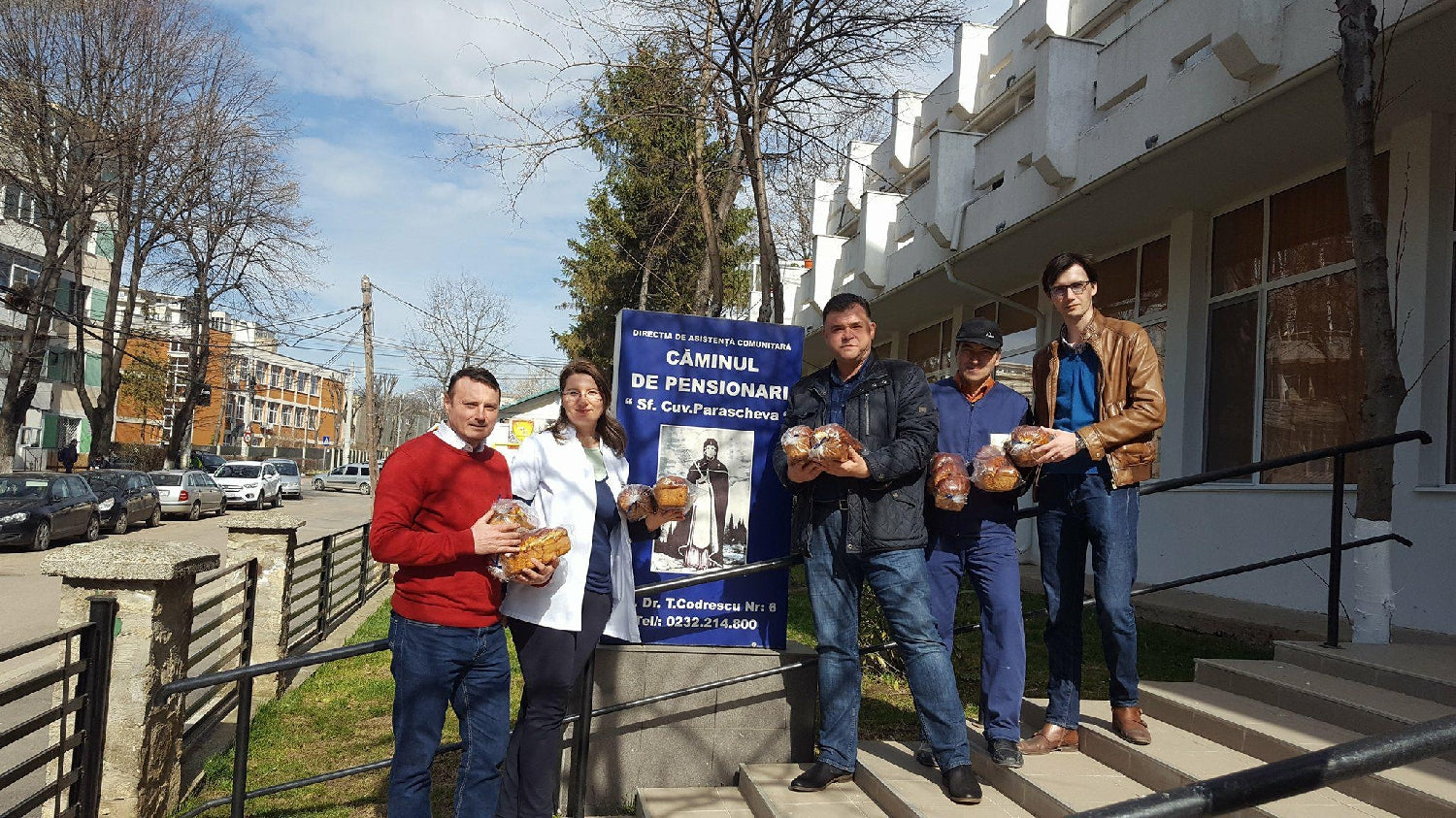 Politehnica și CozoApp au donat cozonaci la azilul de bătrâni 