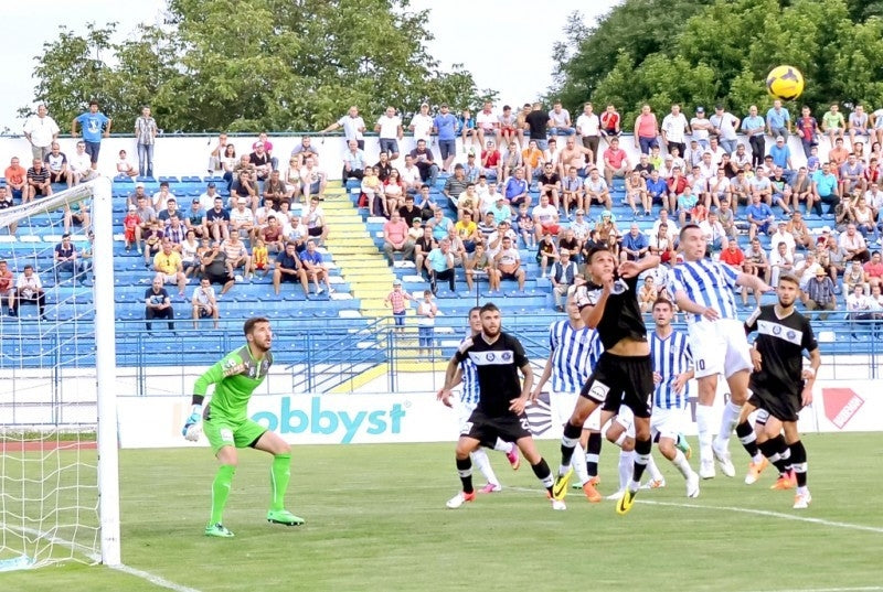 O repriză fără fotbal, una fără goluri