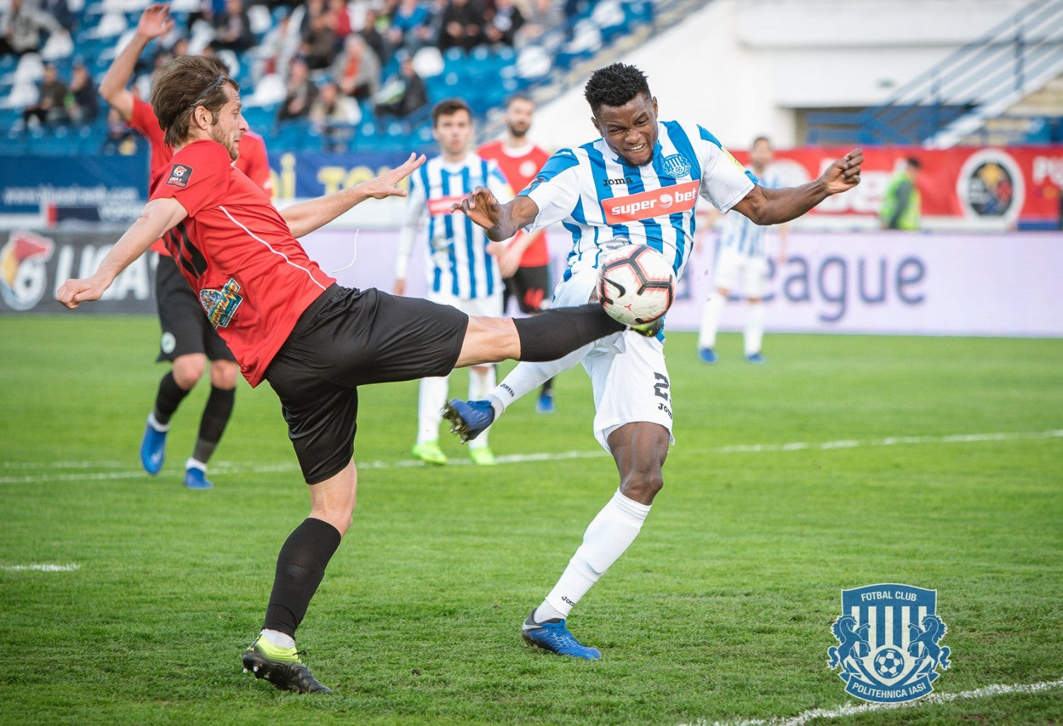 Mulțumim, Lewis Enoh