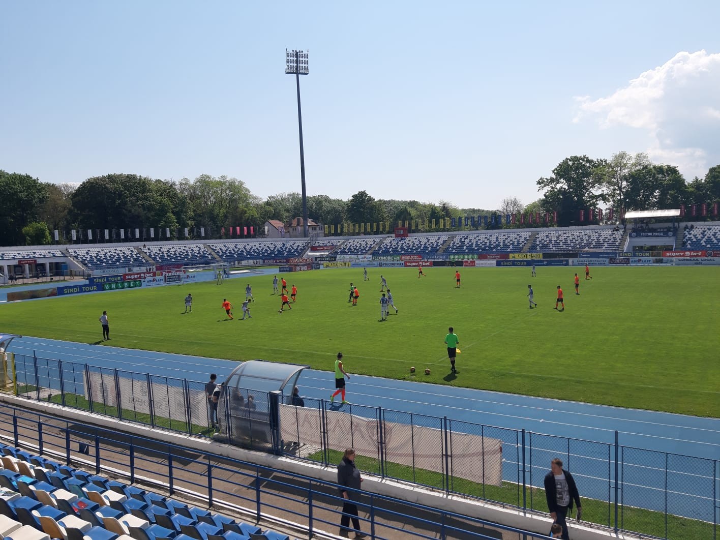 Juniorii mari s-au calificat în etapa finală