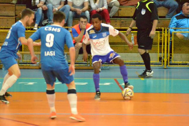 CSMS a învins liderul la futsal