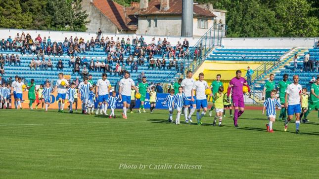 Copilul tău poate intra pe gazon alături de idolii săi