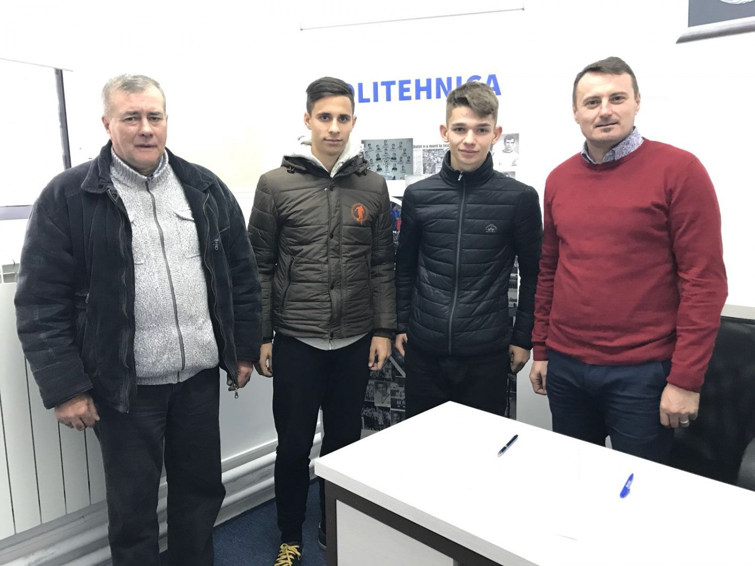 Doi juniori au semnat astăzi contracte cu Politehnica