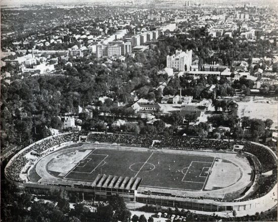 Trei sferturi de veac, fotbalistice!